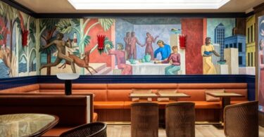 Декор птица The Manner hotel