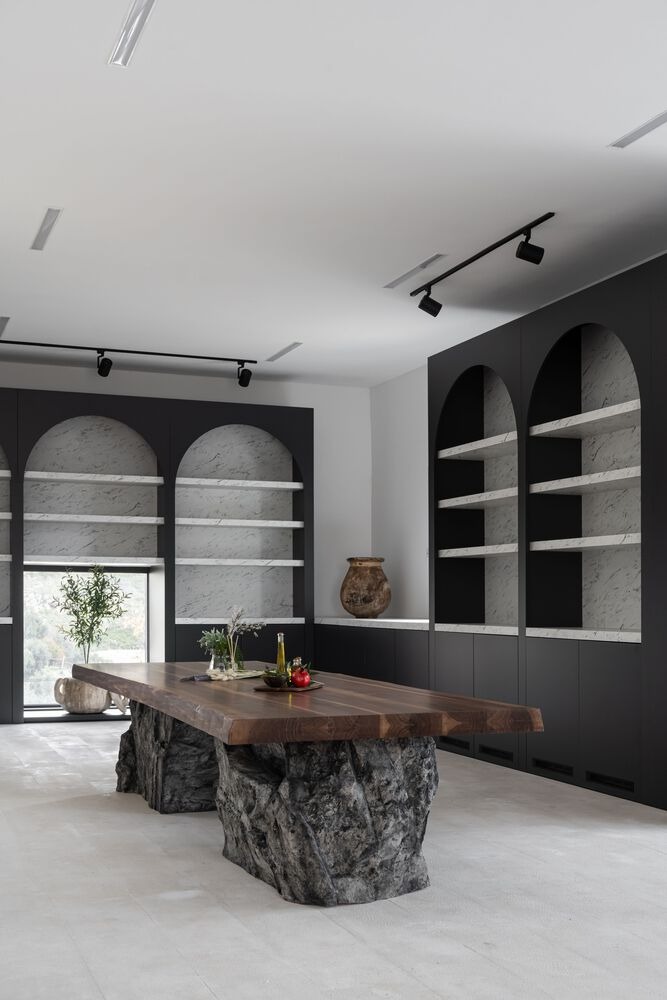 Деревянные стол на каменных ножках House of Olives