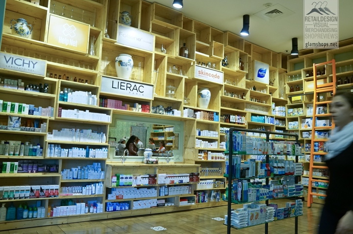 Магазин-аптека Farmacia в Бухаресте