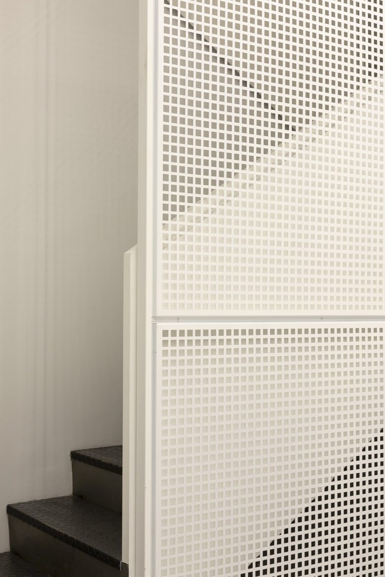 Фрагмент перфорированной стены ROOM