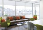 Зона отдыха с панорамными окнами в офисе Entertainment One