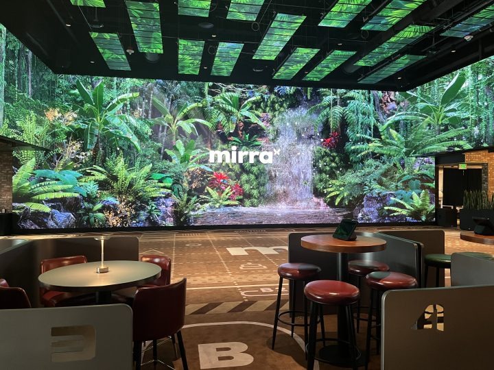 Интерактивная зона с демонстрацией инструментов Mirra