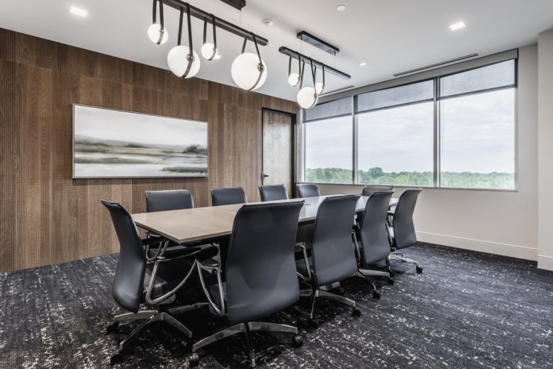 Кабинет совещаний Old National Bank Offices