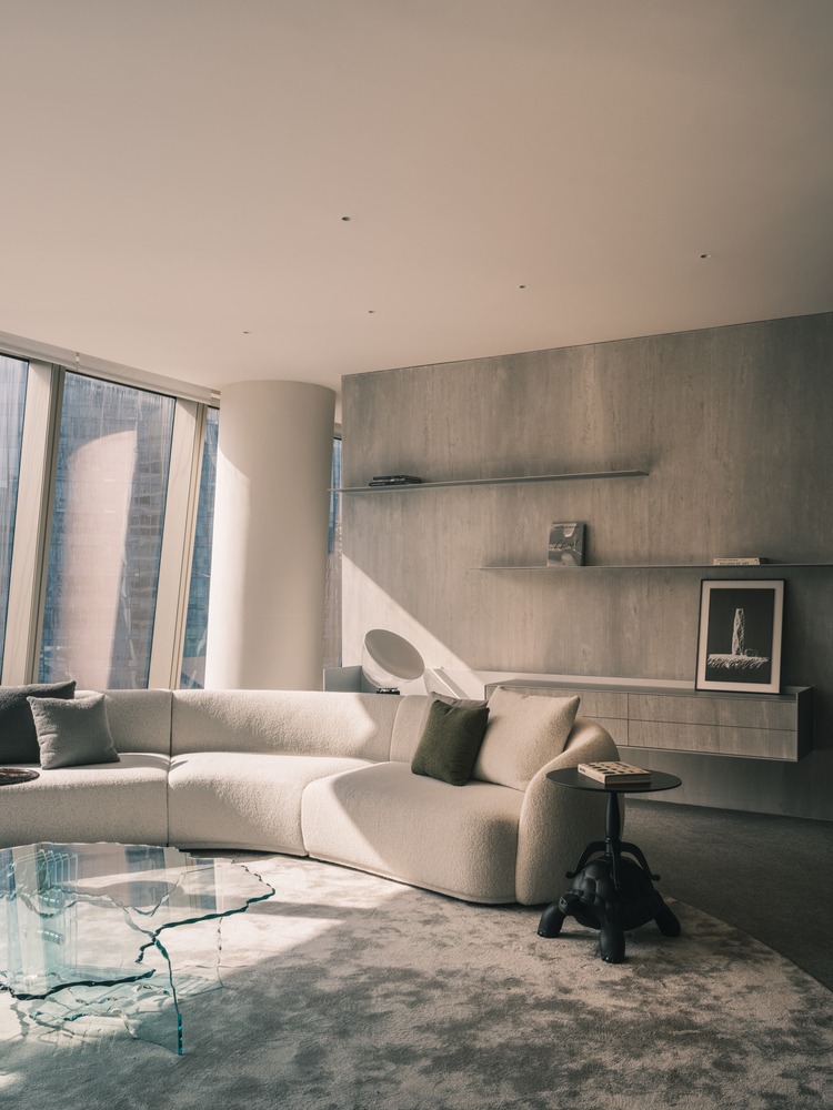 Комната отдыха с большим полукруглым диваном Wangchao Center Office