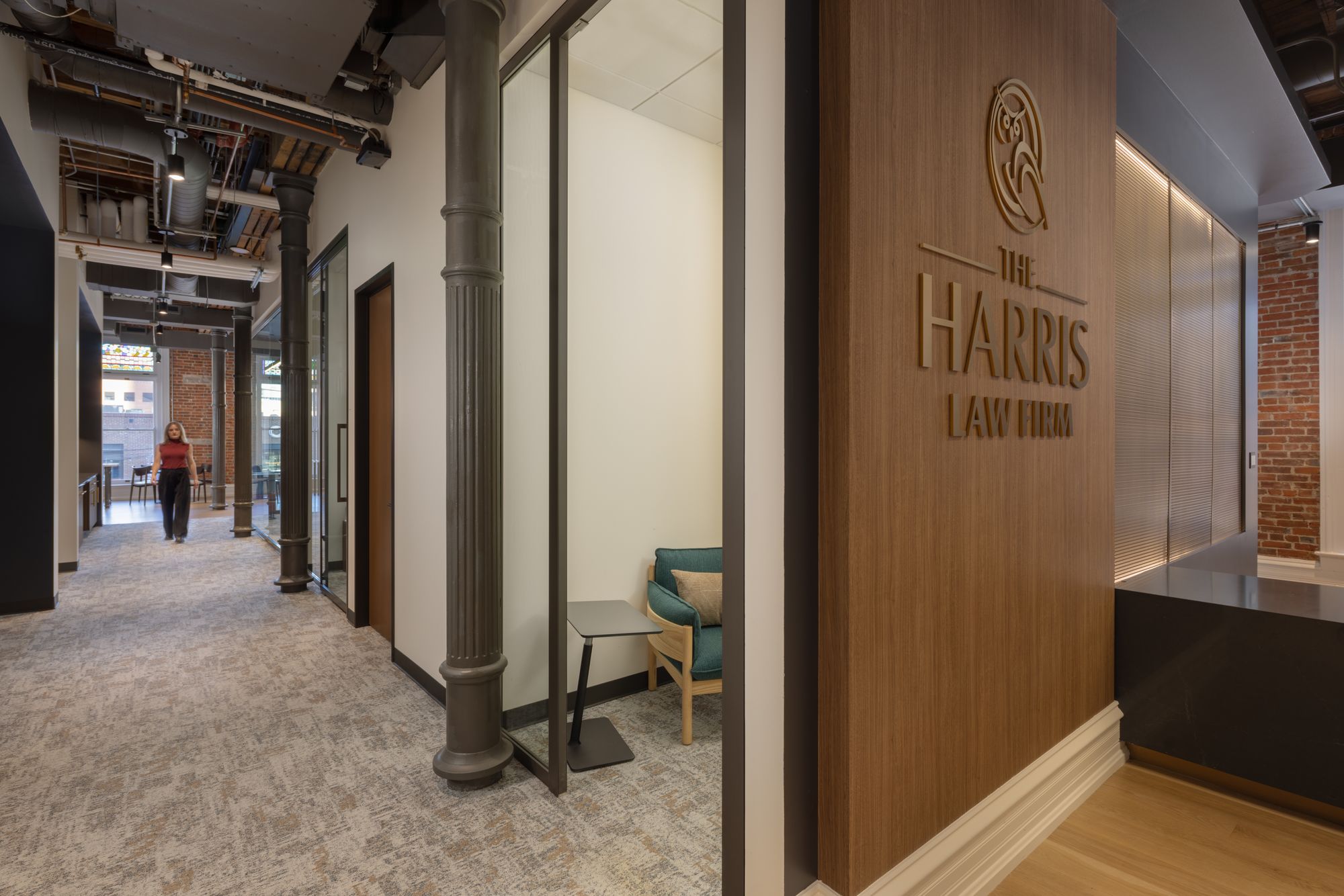 Коридор и входная зона The Harris Law Firm