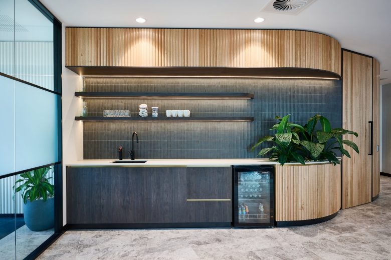 Кухонная зона в офисе Channel Capital Sydney Office