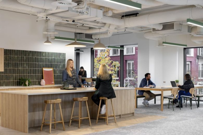 Кухонная зона с высоким баром Storybox