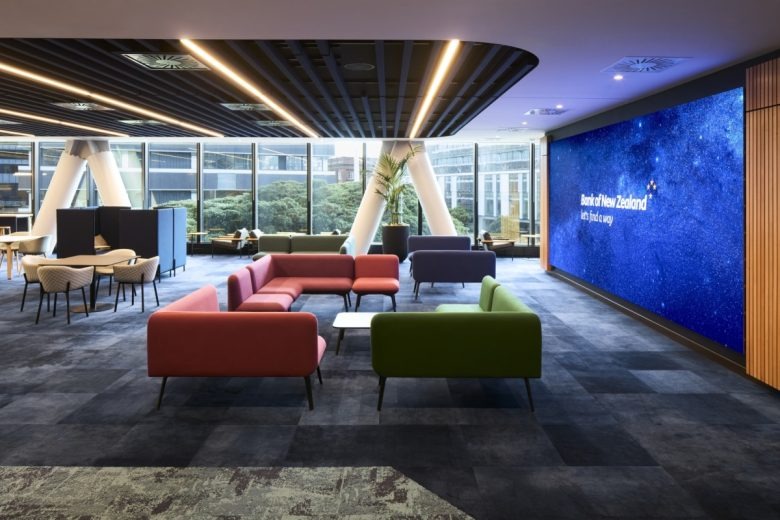 Лаунч зона с мягкими диванчиками BNZ-Offices