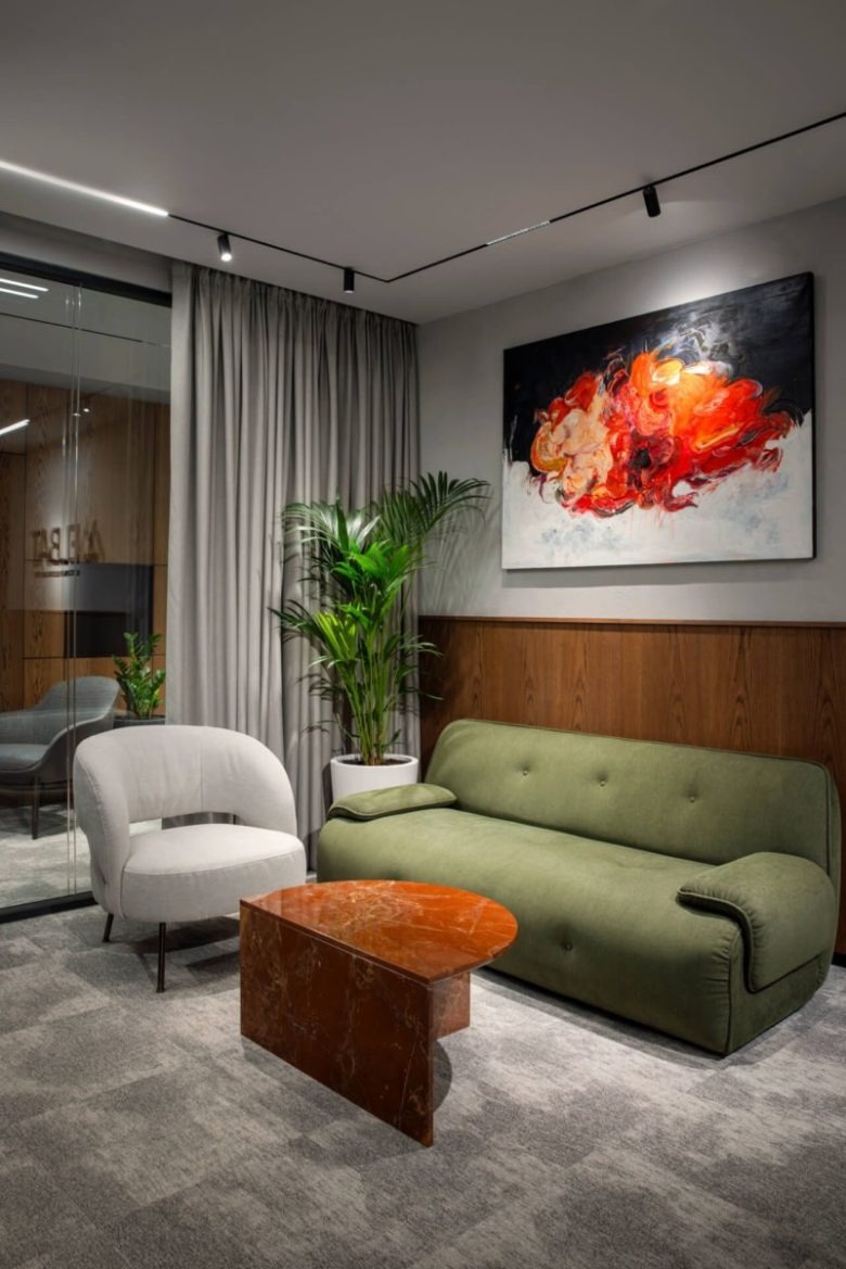 Лаунч зона с диваном и столиком ELBAT Offices