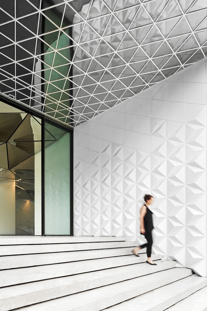 Лестница Parinee I Lobby