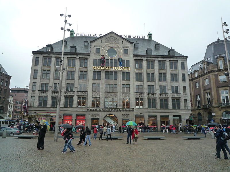 Здание музея мадам Тюссо в Амстердаме