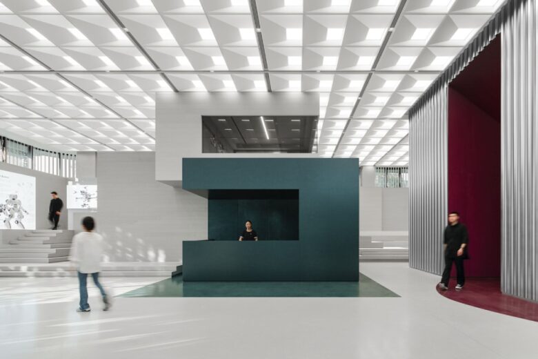 Max Show Office