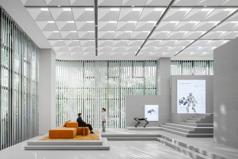 Max Show Office