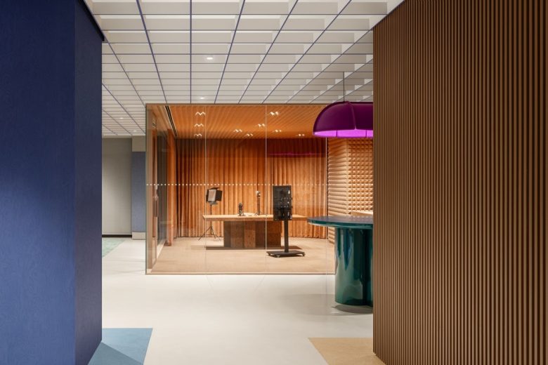 Max Show Office