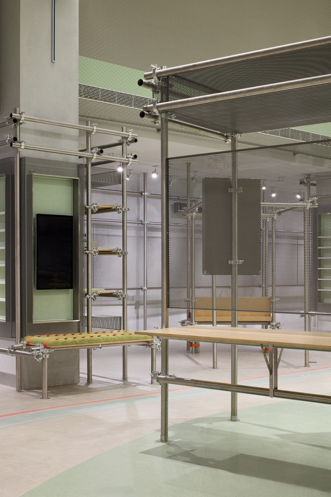 Металлические конструкции и зона ожидания с лавкой via·1719 Wu Liangcai New Vision Field