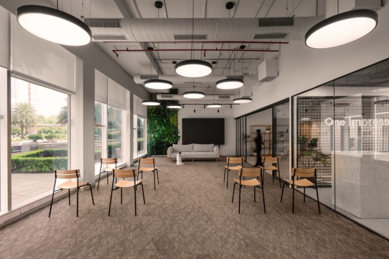 Многофункциональная зона офиса One Impression