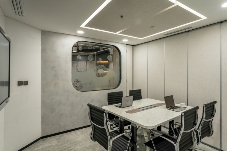 Небольшой кабинет для совещаний Indika Nature Offices