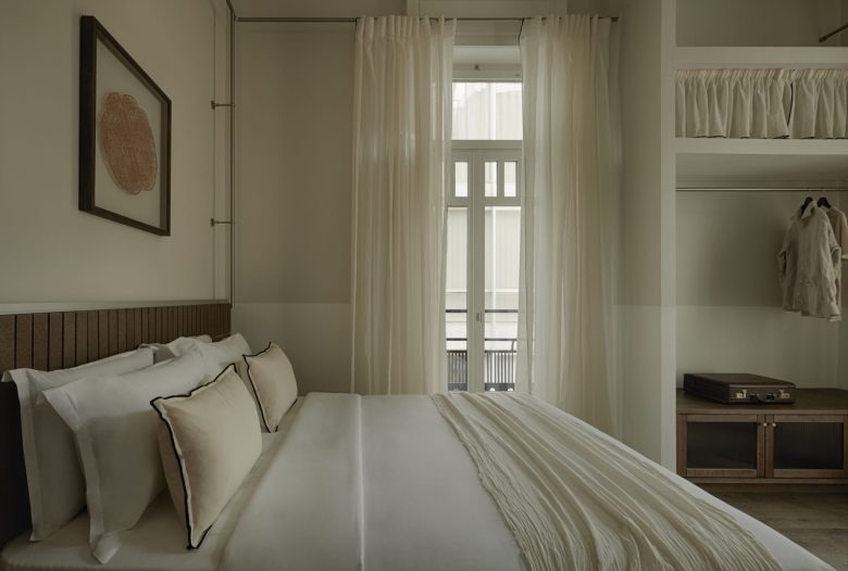 Номер с кроватью и гардеробом Ergon Bakehouse