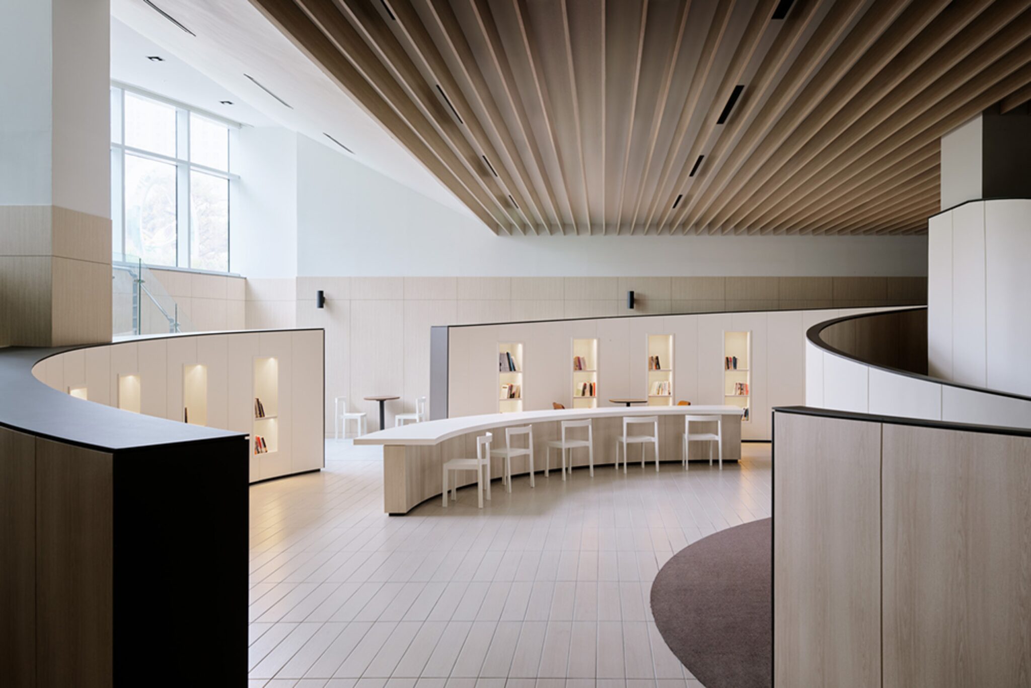 Общий светлый интерьер KEPCO Community Lounge