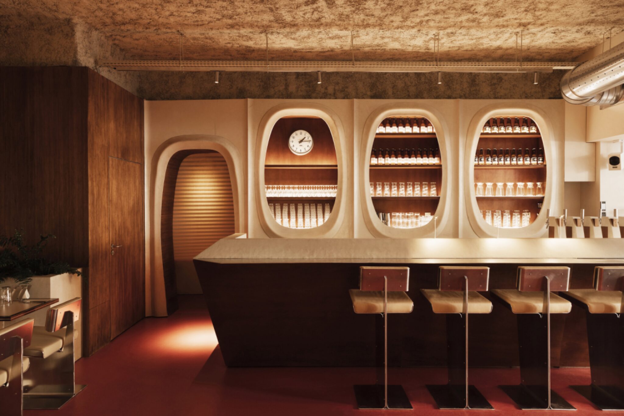 Общий вид интерьера ресторана PNY Grenoble