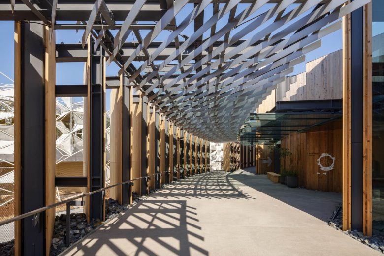 Оформление окон и потолка Osaka Expo 2025 Japan Pavilion