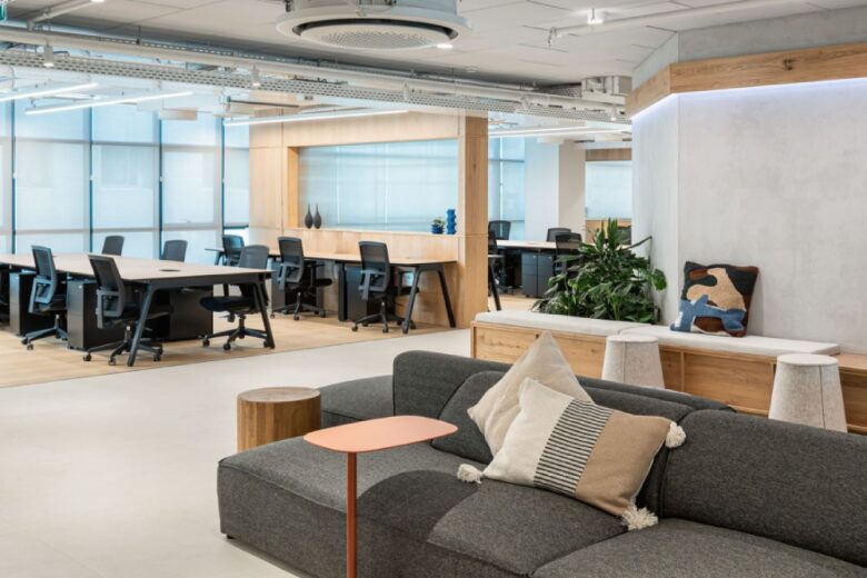 Открытое рабочее пространство с мягкой зоной One Zero Offices