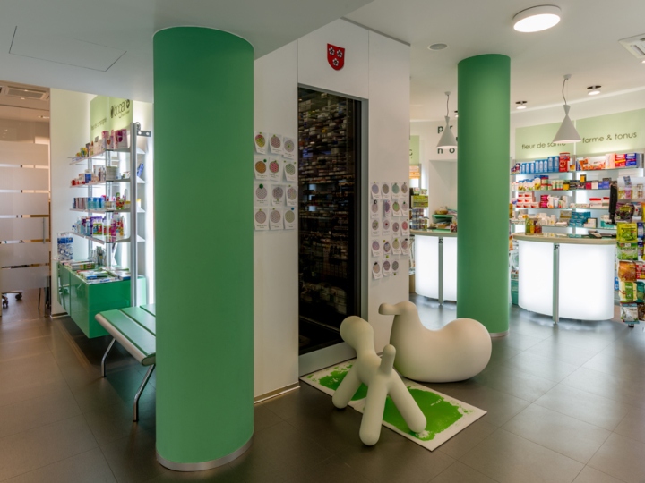 Зеленые колоны в аптеки