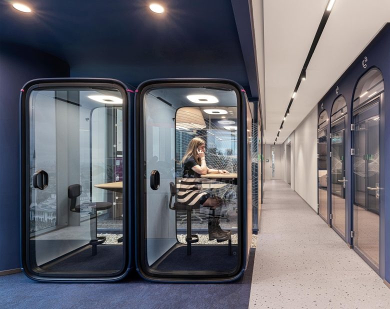 Рабочие одиночные кабины AstraZeneca Offices