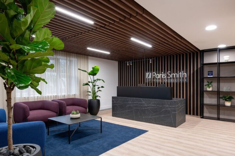 Ресепшн Paris Smith