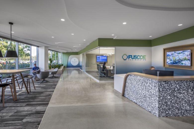 Ресепшн и зона ожидания офиса Fuscoe Engineering Offices