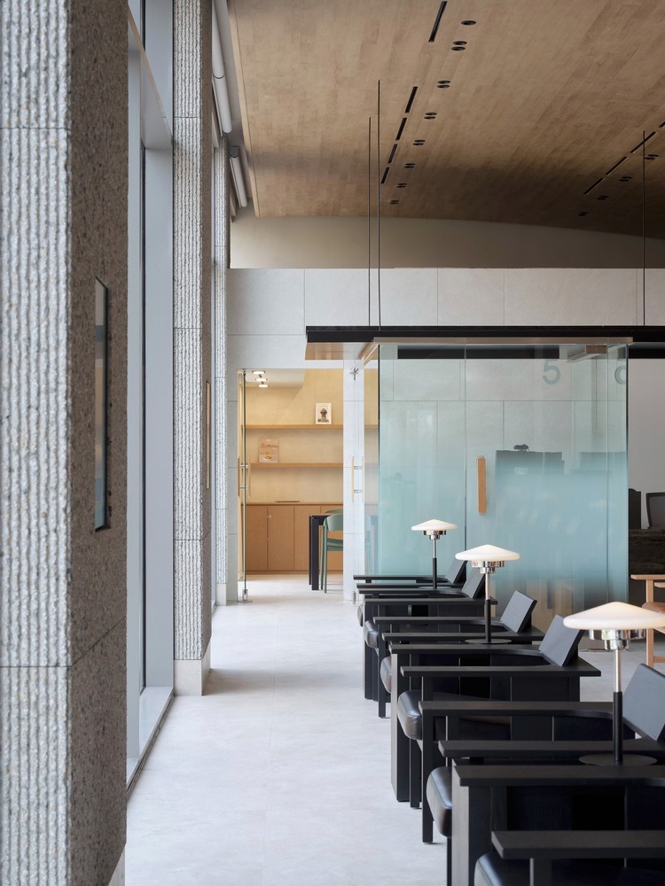 Ряд рабочих мест Hana Bank