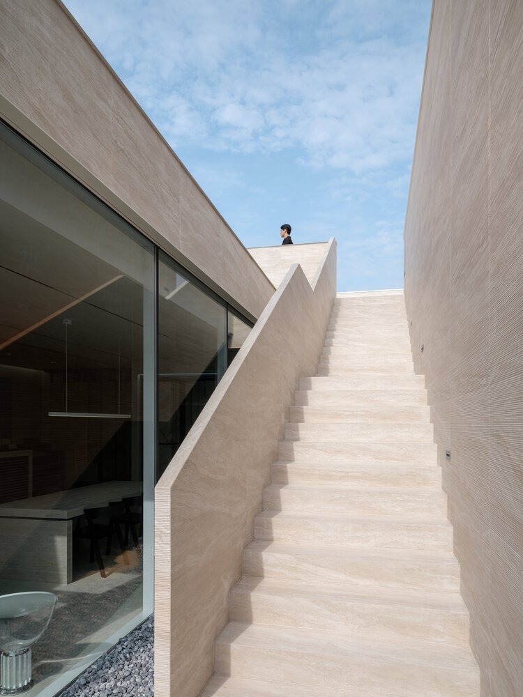 Уличная лестница Oztile Showroom