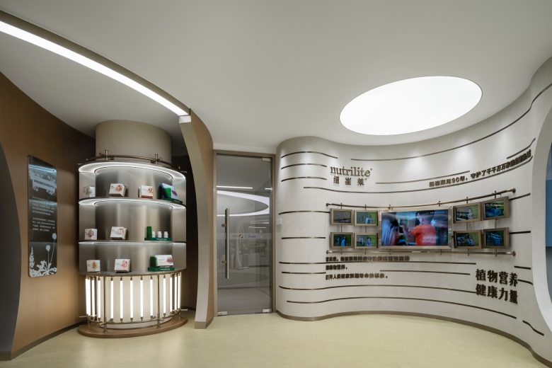 Выставочная зона Nutrilite с мультимедийными панелями