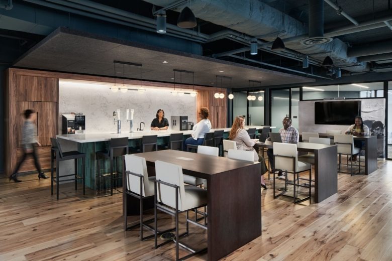 Зона кухни Barnes & Thornburg LLP Offices