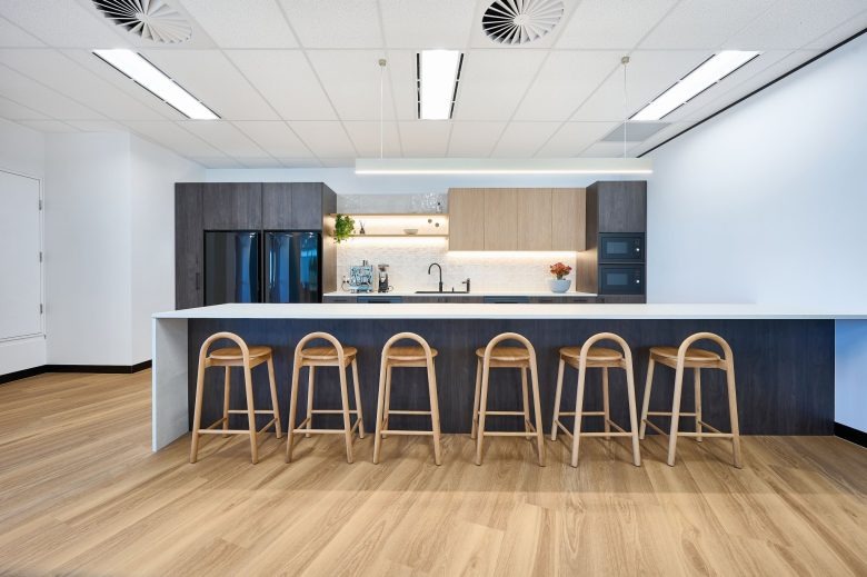 Зона кухни Channel Capital Sydney Office
