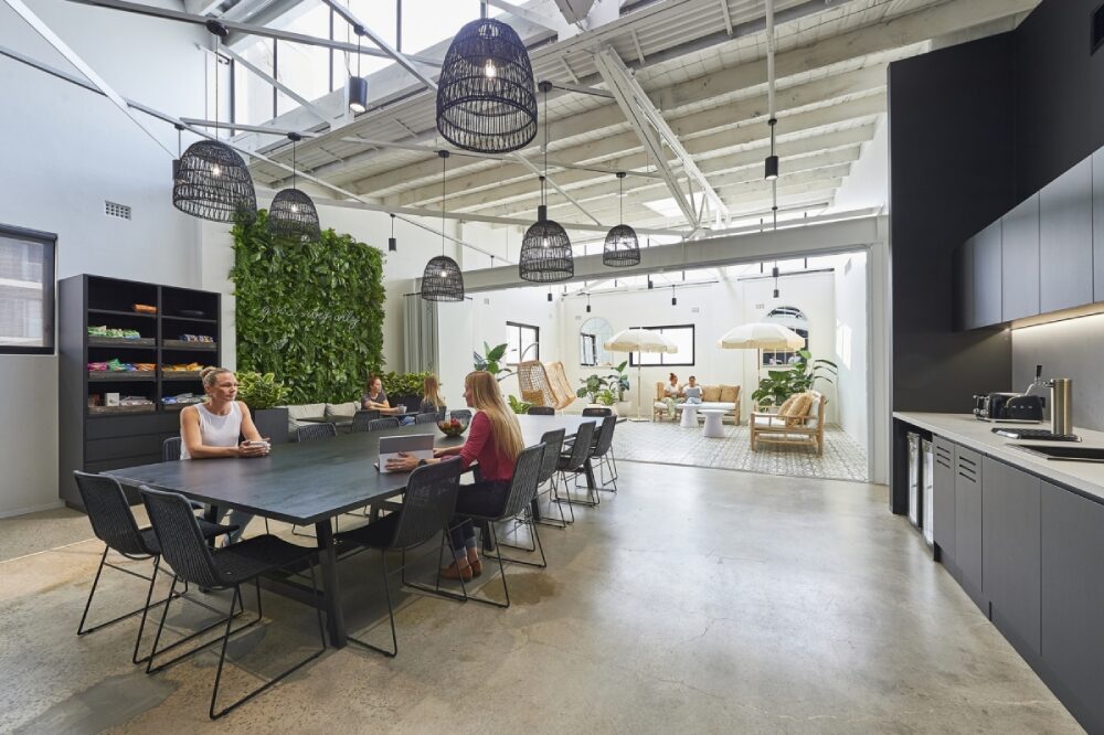 Зона кухни White Fox Offices