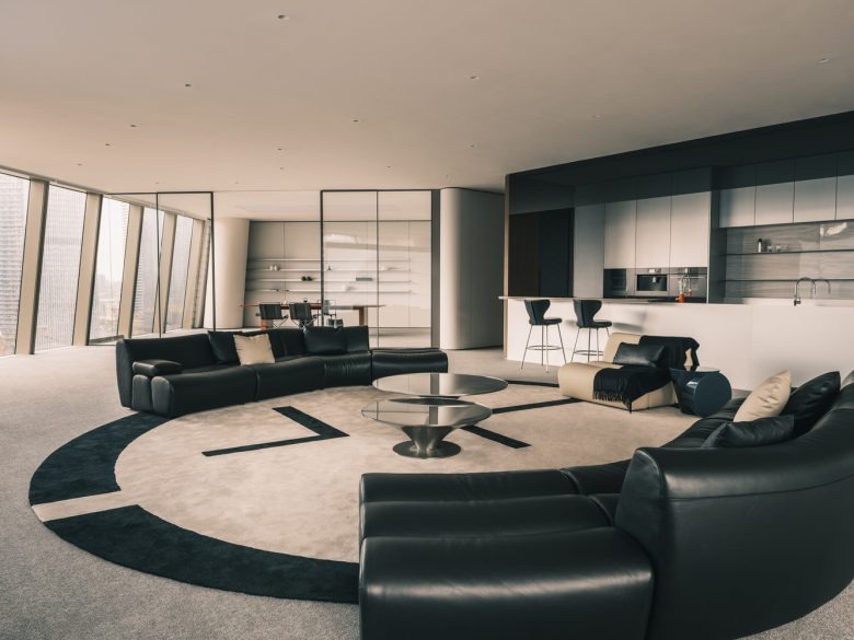 Зона кухни с кожаными диванами Wangchao Center Office