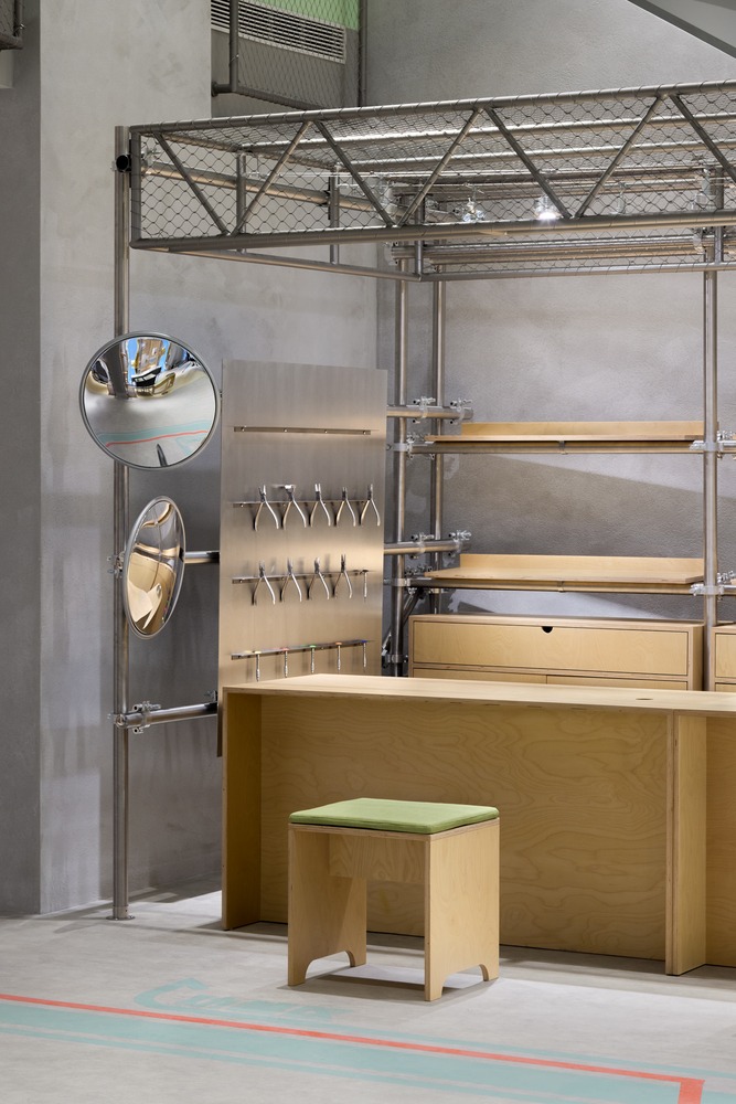 Зона с зеркалами и инструментами для оптики via·1719 Wu Liangcai New Vision Field