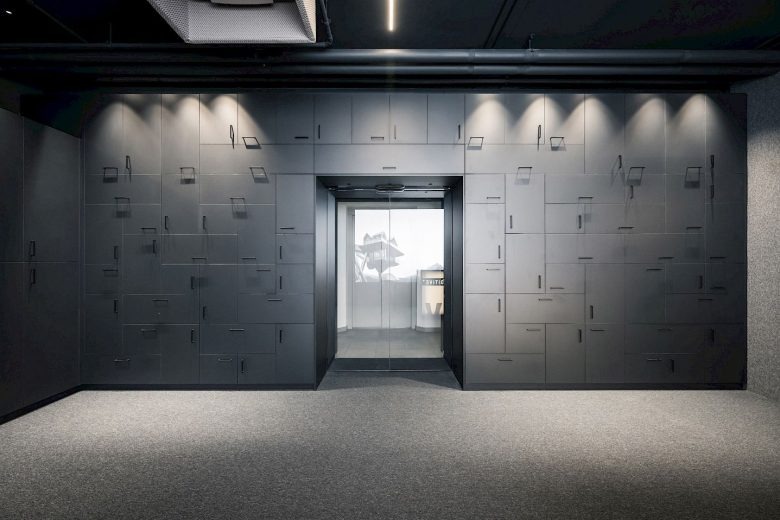 Зона со шкафчиками для хранения ADDITIVE headquarters