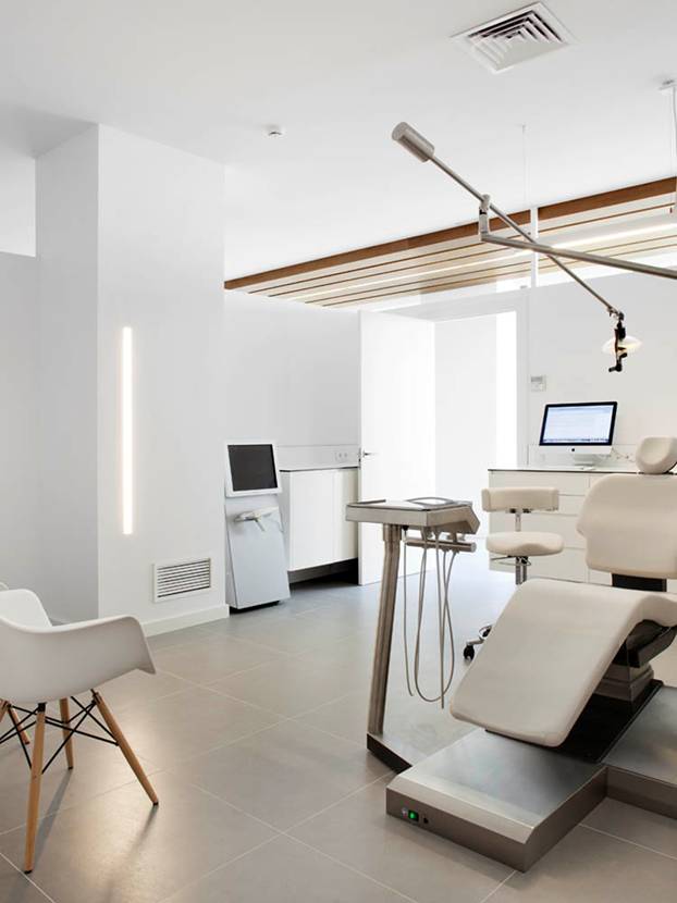 Интерьер стоматологической клиникиа Barcelona