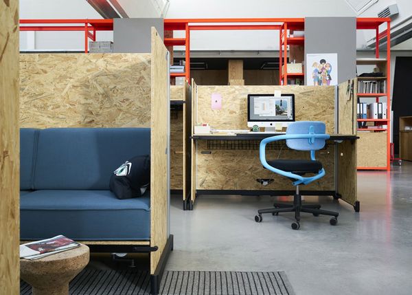 Деревянная мебель для офиса: полноценное рабочее место
