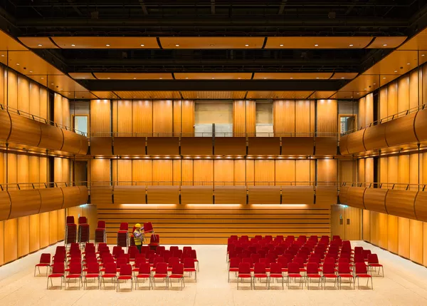 Дизайн культурного центра: работа над залом оперы