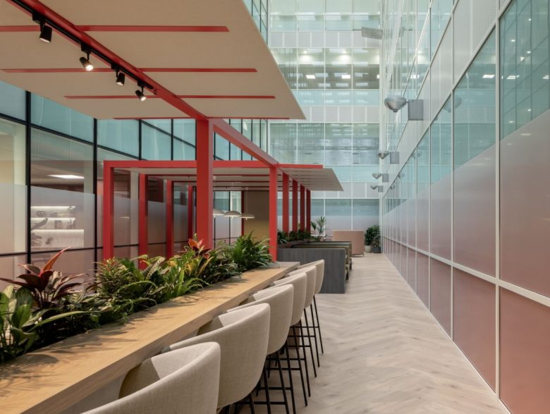 длинный стол с креслами Orega Broad Gate Offices