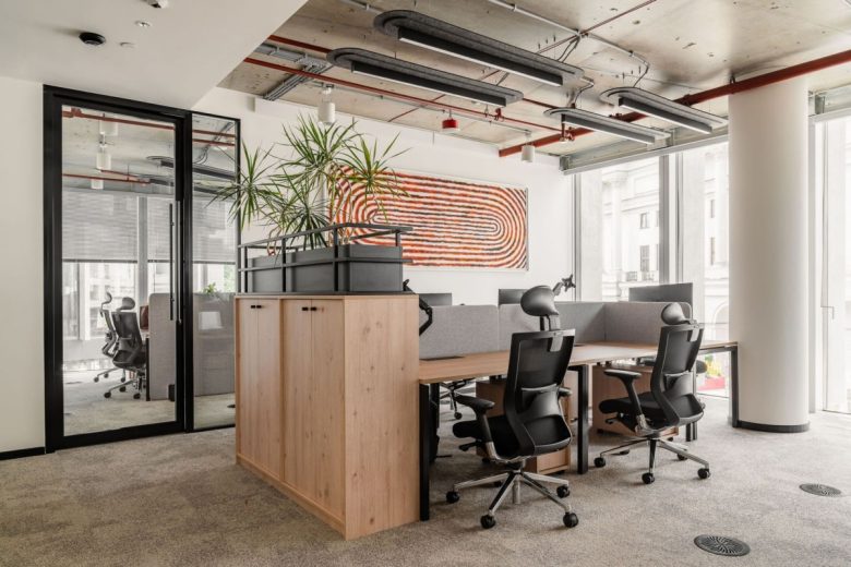 двойные рабочие места Rock Capital Offices