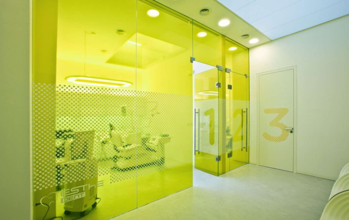 Приёмная стоматологической лаборатории ESTHÉ DENT в Чехии