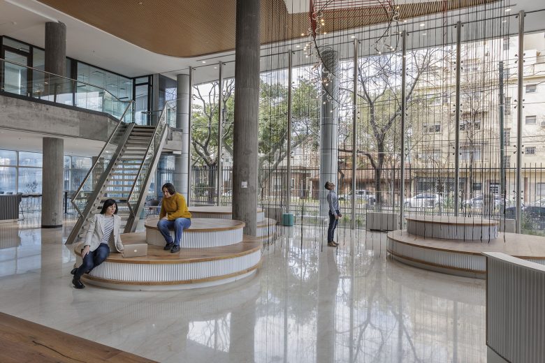 холл Supermayorista Vital