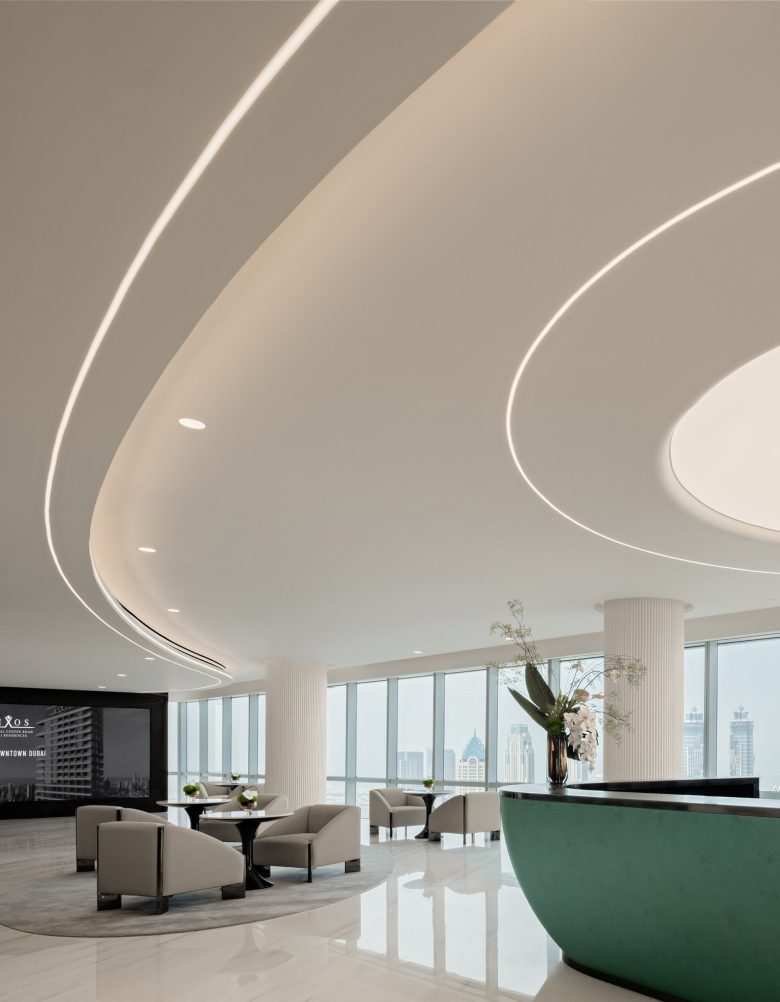 холл у ресепшена Refine Dubai Headquarters