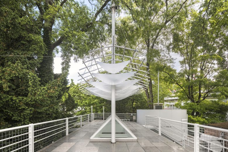 инсталляция на террасе Korean Pavilion