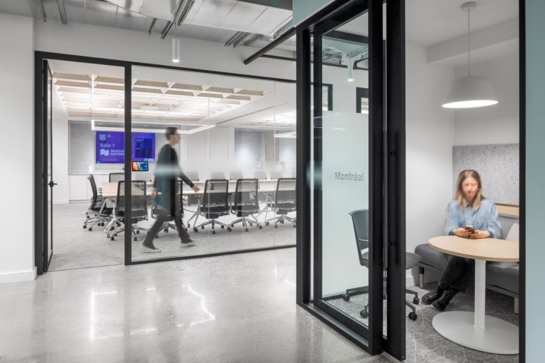 кабинеты со стеклянными перегородками Montréal International Offices