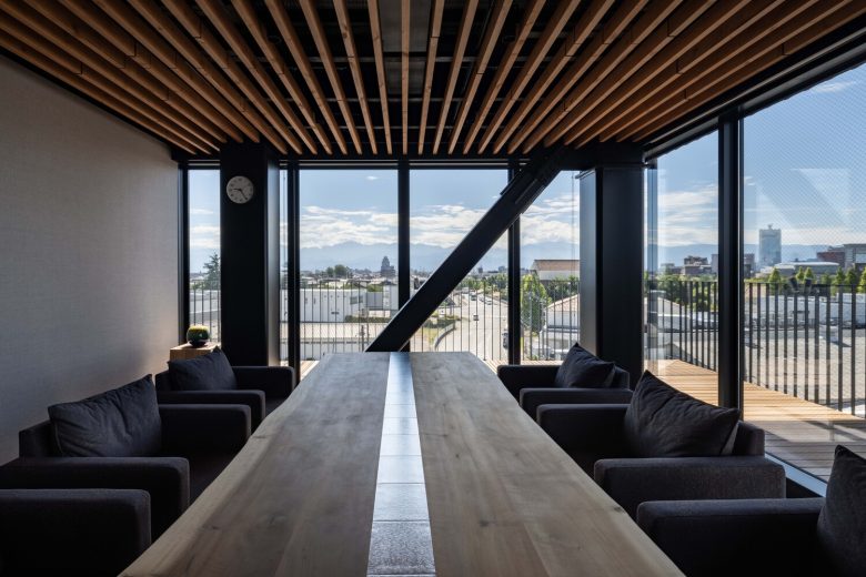 комната переговоров Juzen Chemical Corporation